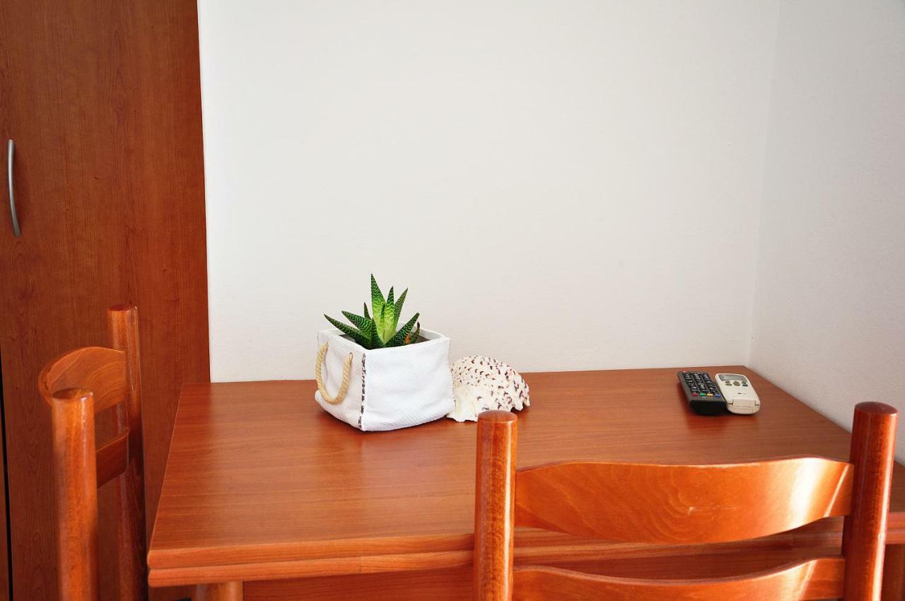 Sunrise Apartments And Studio Apartments Lokva Rogoznica Dış mekan fotoğraf