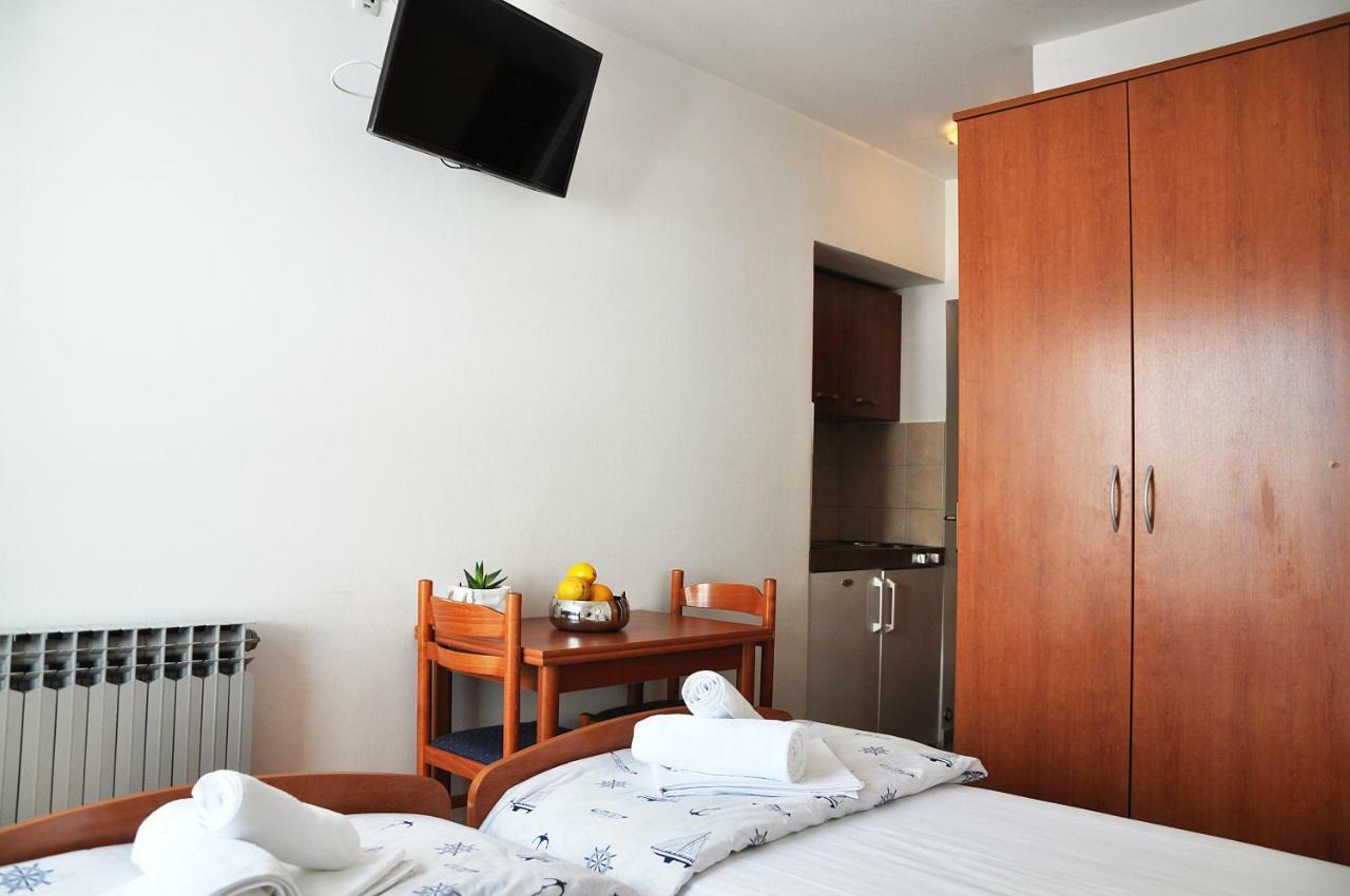 Sunrise Apartments And Studio Apartments Lokva Rogoznica Dış mekan fotoğraf